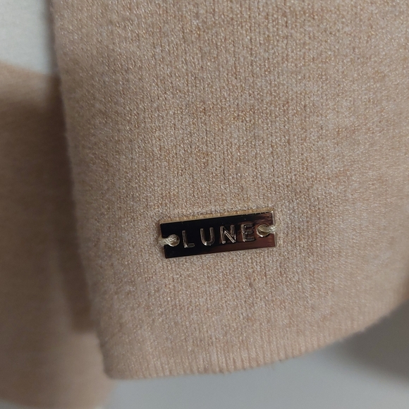 Luna Elegant Beige and White Women's Crew Neck Sweater - Picture 6 of 7